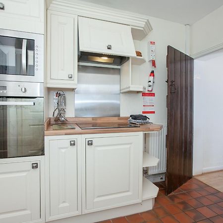 Fir Tree Cottage Standon Bagian luar foto